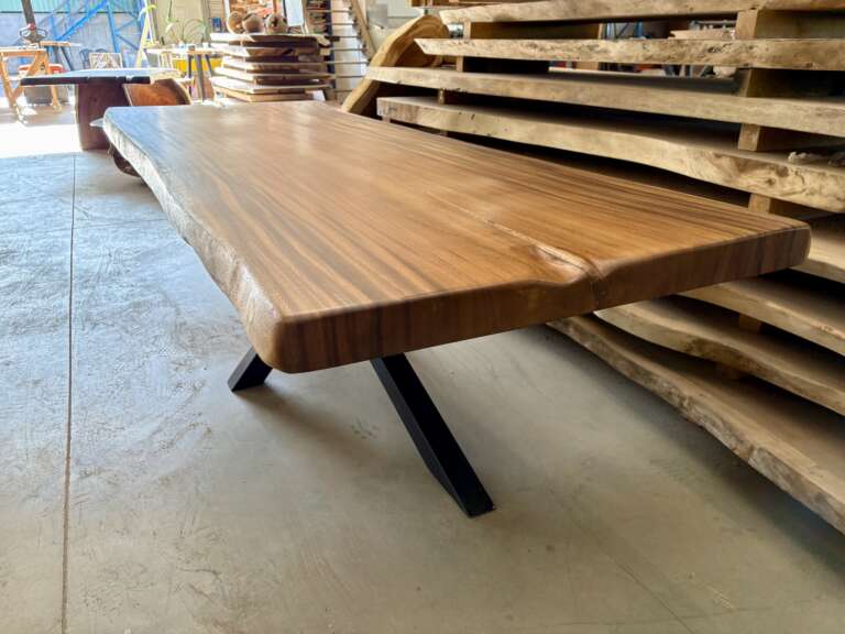 table à manger en suar massif