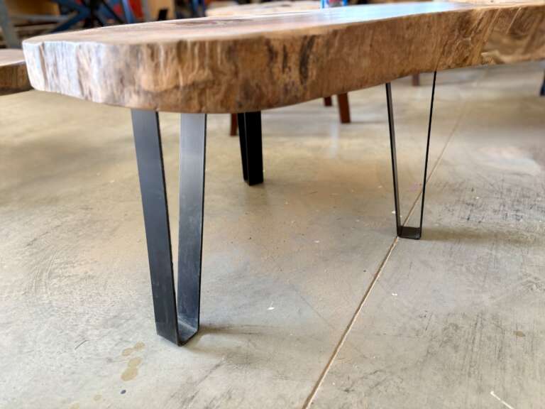 table basse en manguier massif